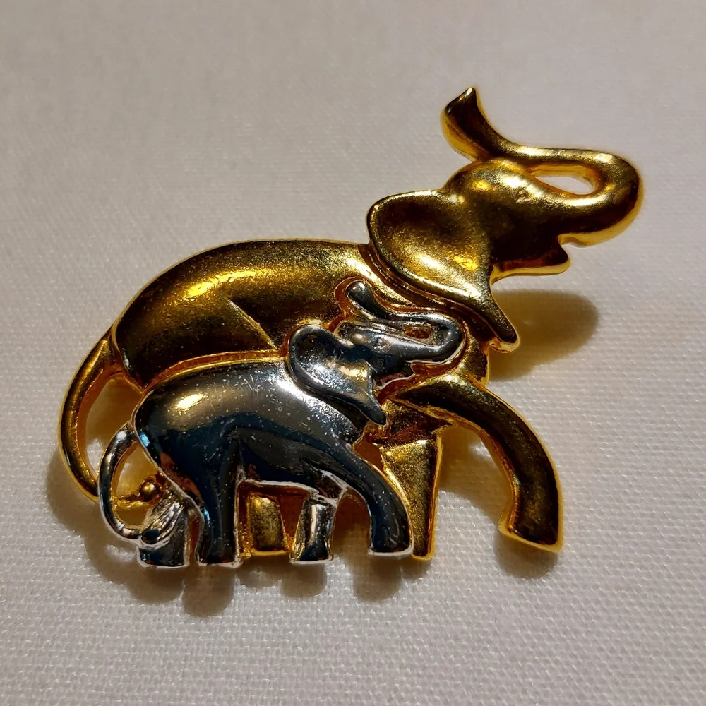 Vintage Elephant Brooch Pin Silver Gold Tone Metal Lucky Mother & Baby Pin EUC